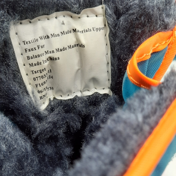 Cat & Jack Kids Winter Snow Boots Size 4 - Picture 8 of 9